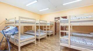 Гостиница Хостел Abrikos Владивосток Кровать в общей женской спальне с 12 кроватями.-4