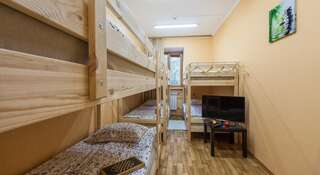 Гостиница Хостел Abrikos Владивосток Кровать в общем 6-местном номере для мужчин и женщин-4